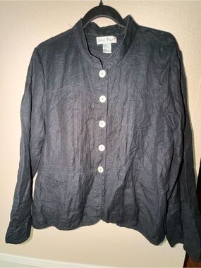 Black Button-Front Women's Jacket - Mandarin Collar